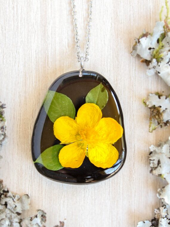 Pressed flower pendant necklace, Yellow flower necklace, Real leaf necklace, Boho flower necklace, Birthday gift for her, Buttercup jewelry