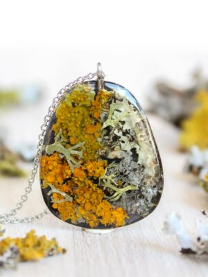 Real lichen necklace, Woodland necklace, Nature inspired gifts idea, Botanical resin jewelry, Forest necklace, Terrarium necklace pendant