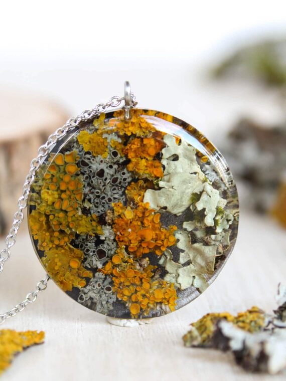 Lichen necklace, Real plant necklace, Nature lover necklace, Terrarium resin necklace, Forest jewelry, Sustainable necklace, Nature gifts