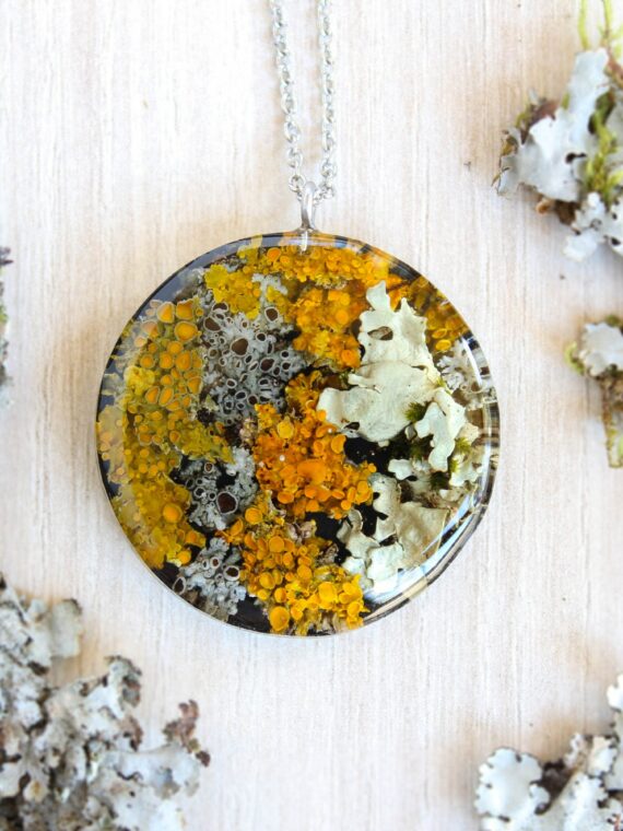 Lichen necklace, Real plant necklace, Nature lover necklace, Terrarium resin necklace, Forest jewelry, Sustainable necklace, Nature gifts