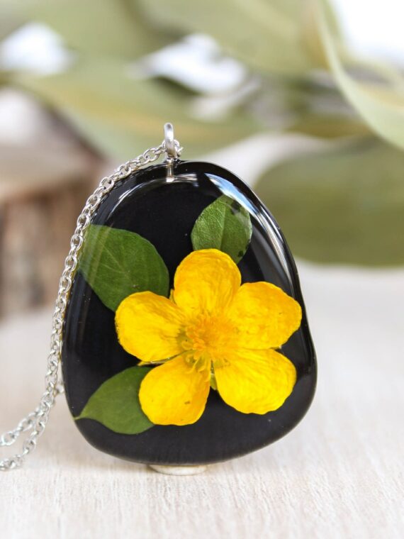 Pressed flower pendant necklace, Yellow flower necklace, Real leaf necklace, Boho flower necklace, Birthday gift for her, Buttercup jewelry