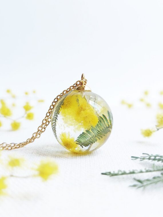 Nature inspired necklace with real flower, Eco friendly jewelry, Wild flower pendant necklace, Real leaf necklace, Gift for flower lover