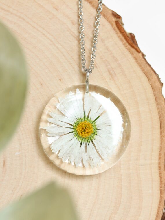 April Birth Flower Necklace with Real Daisy in Eco Friendly Resin