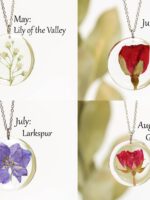 Birth month flower necklace - Pressed Flower in eco resin