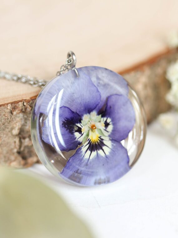 February Birth Flower Necklace with Pressed Flower in Resin