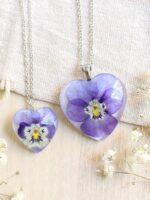 Mama and me necklace, Real flower necklace pendant resin, Gift for mother and daughter, Violet flower necklace, Heart shaped necklace set