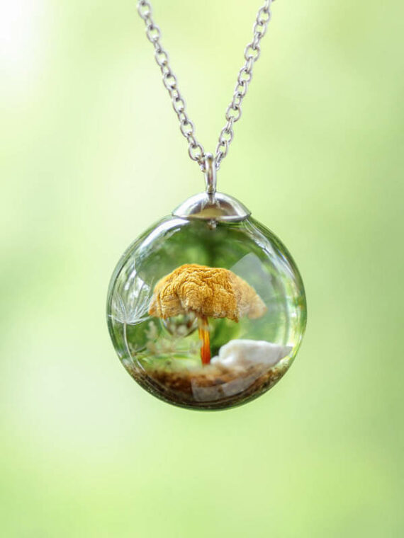 Mushroom Terrarium Necklace in Resin - Cottagecore Jewelry