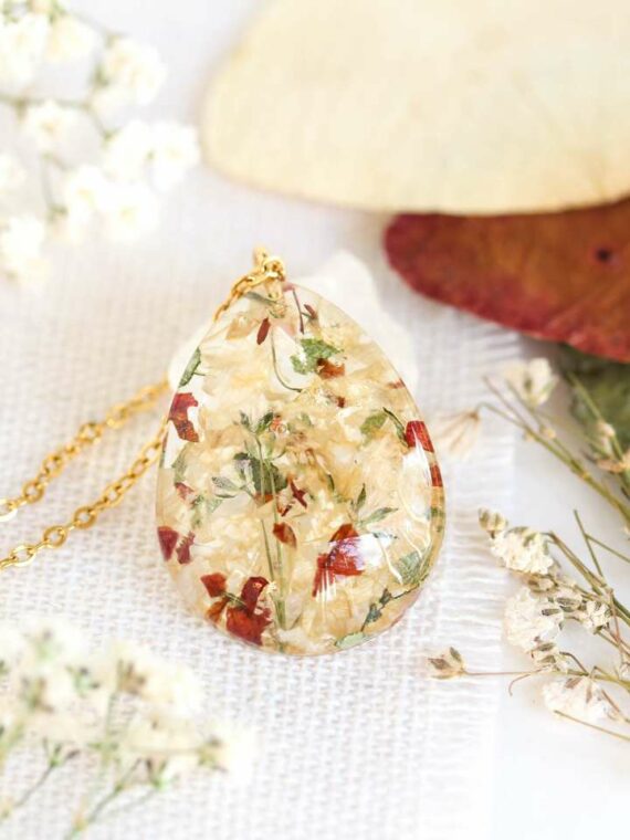 Memorial Flower Keepsake Necklace – Custom Jewelry Made with Your Funeral Flowers