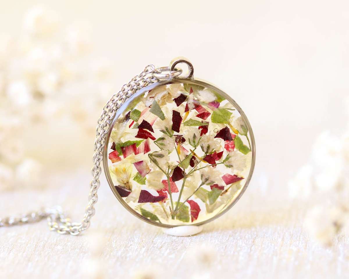 Memorial Flowers Necklace – Preserved Flower Keepsake to Honor a Loved One