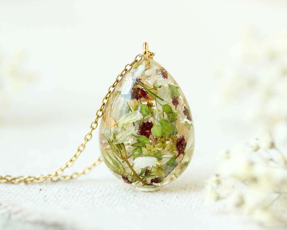Bridal Bouquet Preservation Necklace – Custom Teardrop Pendant with Your Pressed Flowers