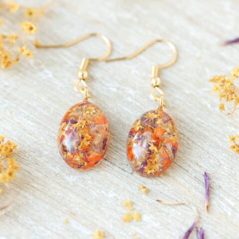 Resin drop earrings showcasing dried bridal bouquet flowers, romantic keepsake wedding jewelry