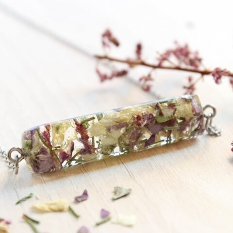 Handmade necklace with preserved wedding bouquet flowers in resin, nature inspired keepsake jewelry
